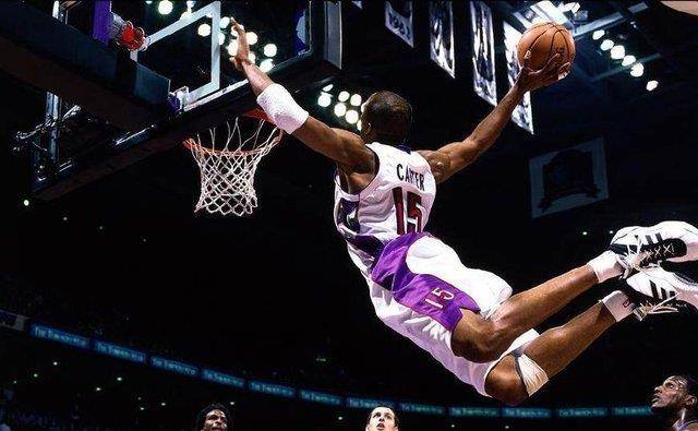 NBA最远扣篮的球员，传奇与神话