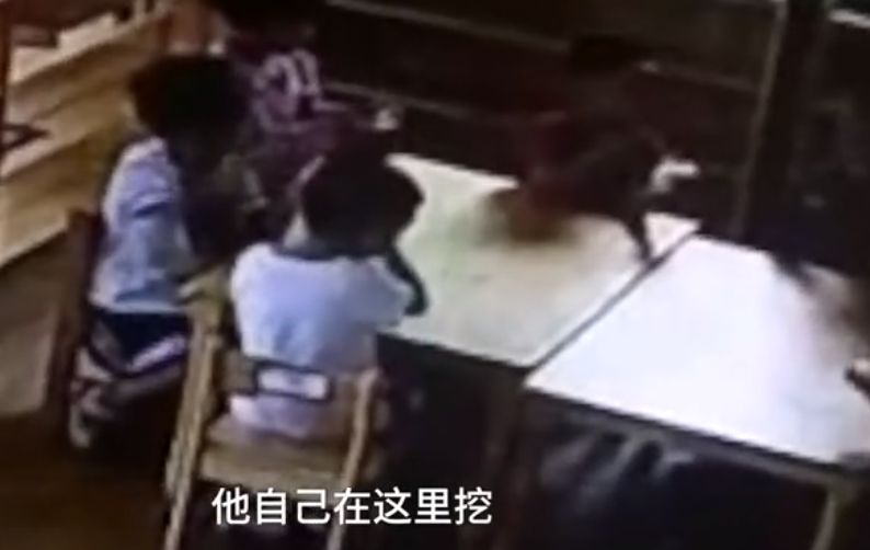 一年365天带娃的视频，我录下了3000个崩溃和治愈的瞬间