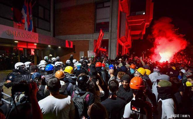 塞尔维亚因锂矿争议发生大规模抗议